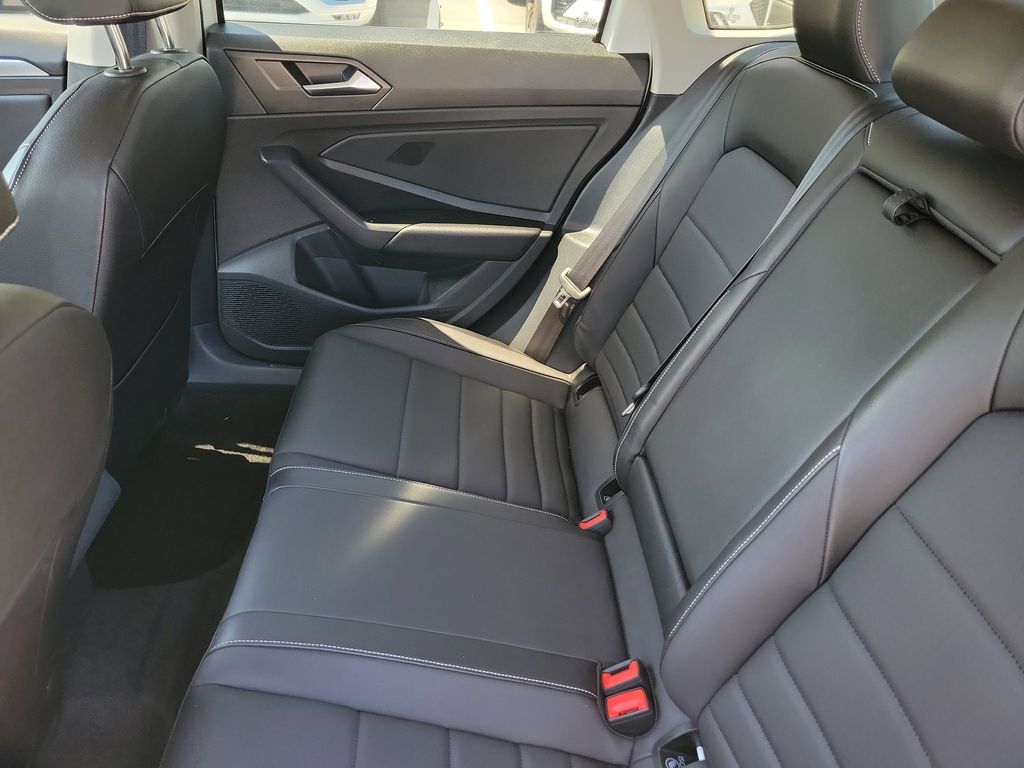 2023 Volkswagen Jetta SE - Photo 11