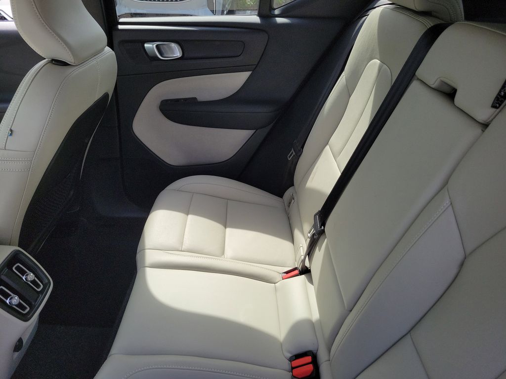 2019 Volvo XC40 Momentum - Photo 12