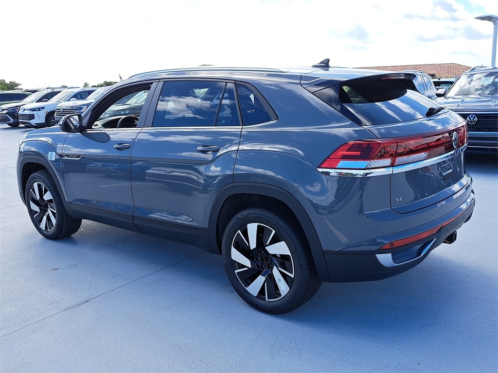 New 2026 Volkswagen Atlas Cross Sport 2.0T SE w/Technology SUV
