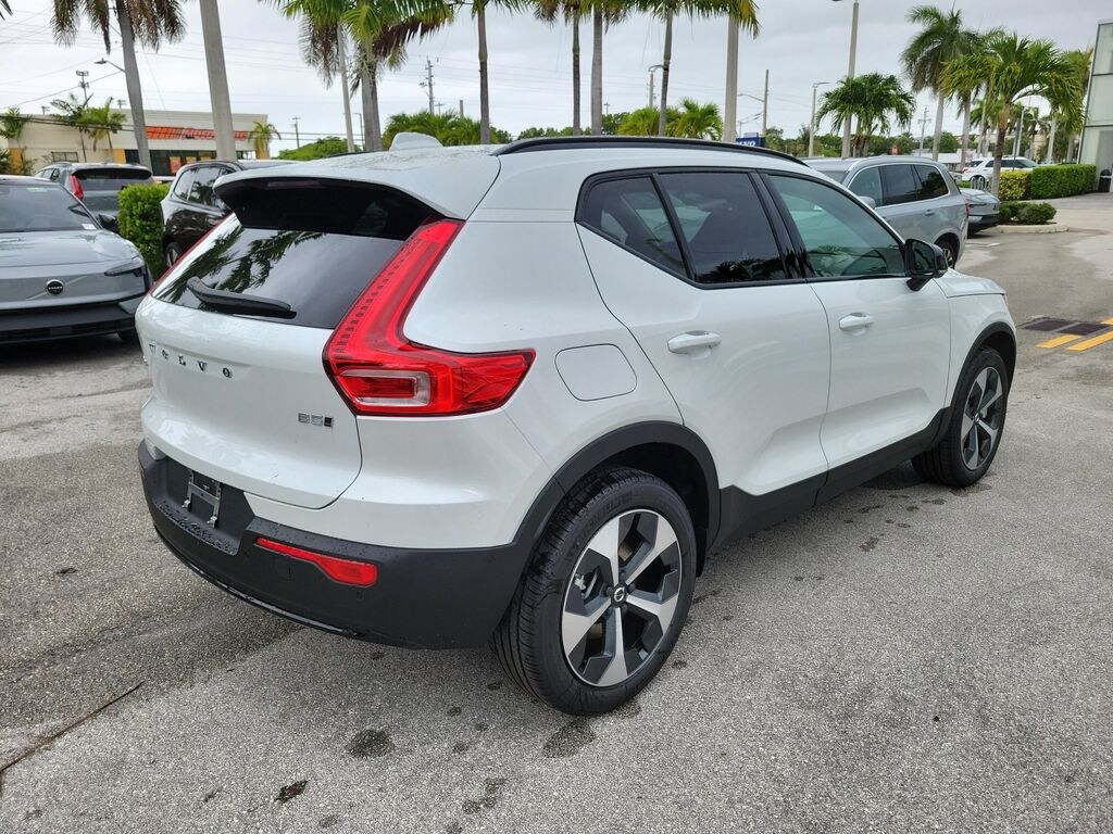 New 2026 Volvo XC40 B5 Plus SUV