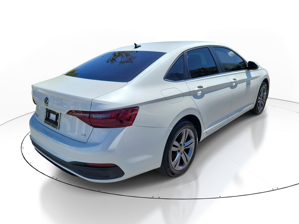 2023 Volkswagen Jetta SE - Photo 4