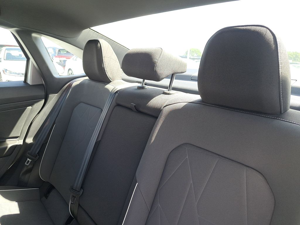 2026 Volkswagen Jetta Sport - Photo 10