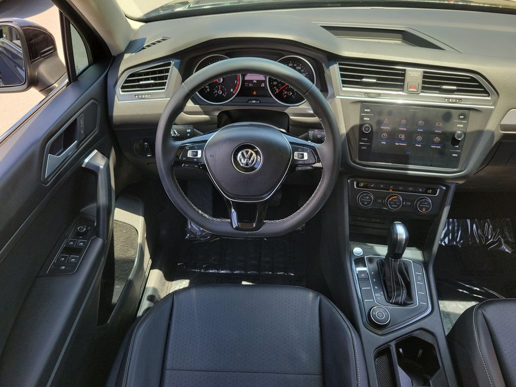 2021 Volkswagen Tiguan SE - Photo 12