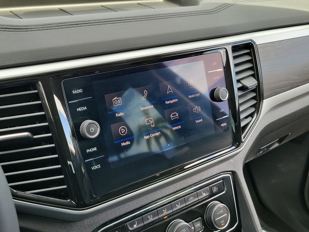 2023 Volkswagen Atlas SE w/Tech - Photo 28