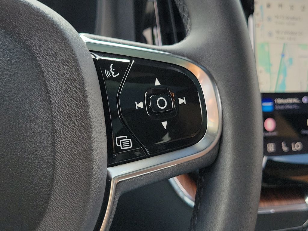 2024 Volvo XC60 Plus - Photo 25