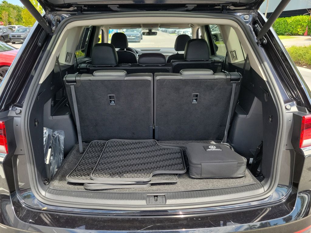 2023 Volkswagen Atlas SE w/Tech - Photo 6