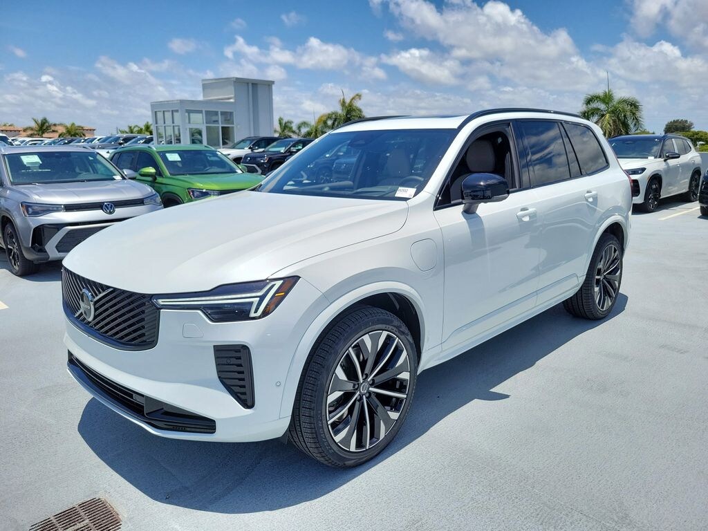 New 2026 Volvo XC90 plug-in hybrid T8 Ultra Dark Theme 7-Seater SUV