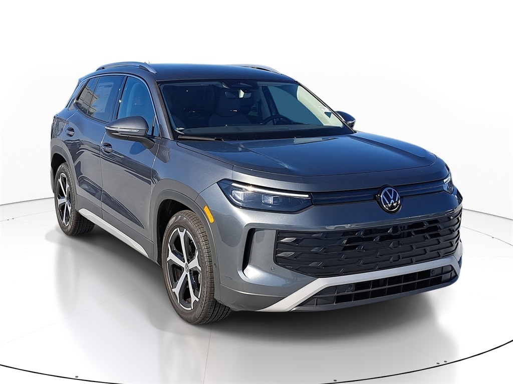 2026 Volkswagen Tiguan SE's photo