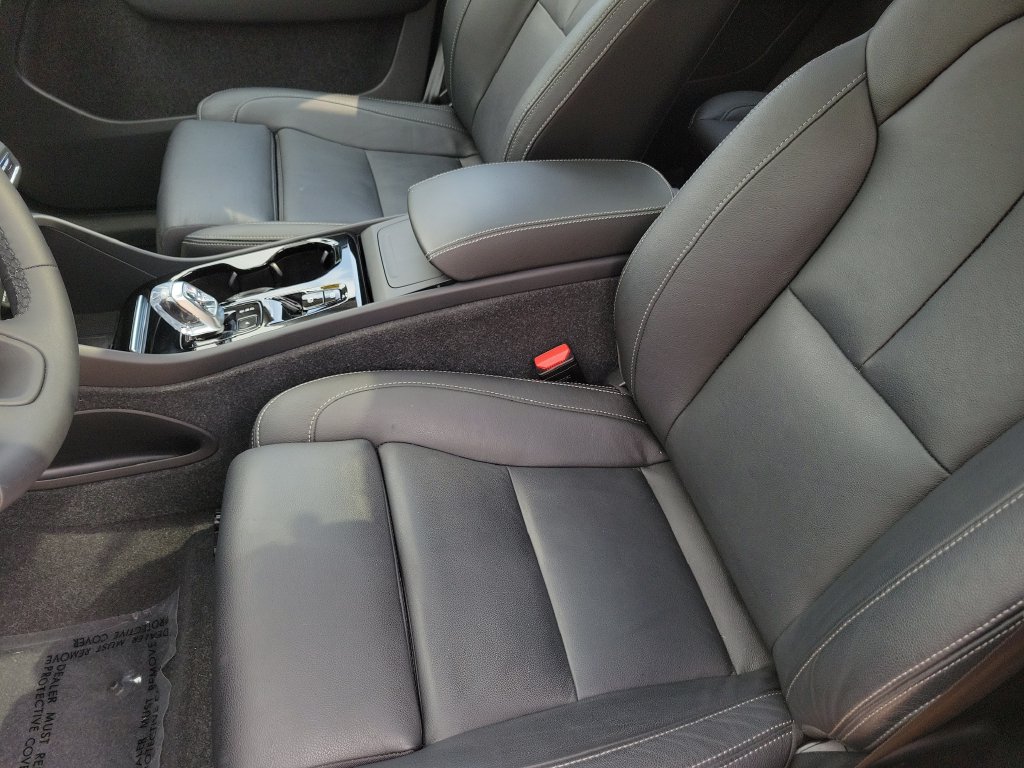 2024 Volvo XC40 Plus - Photo 21