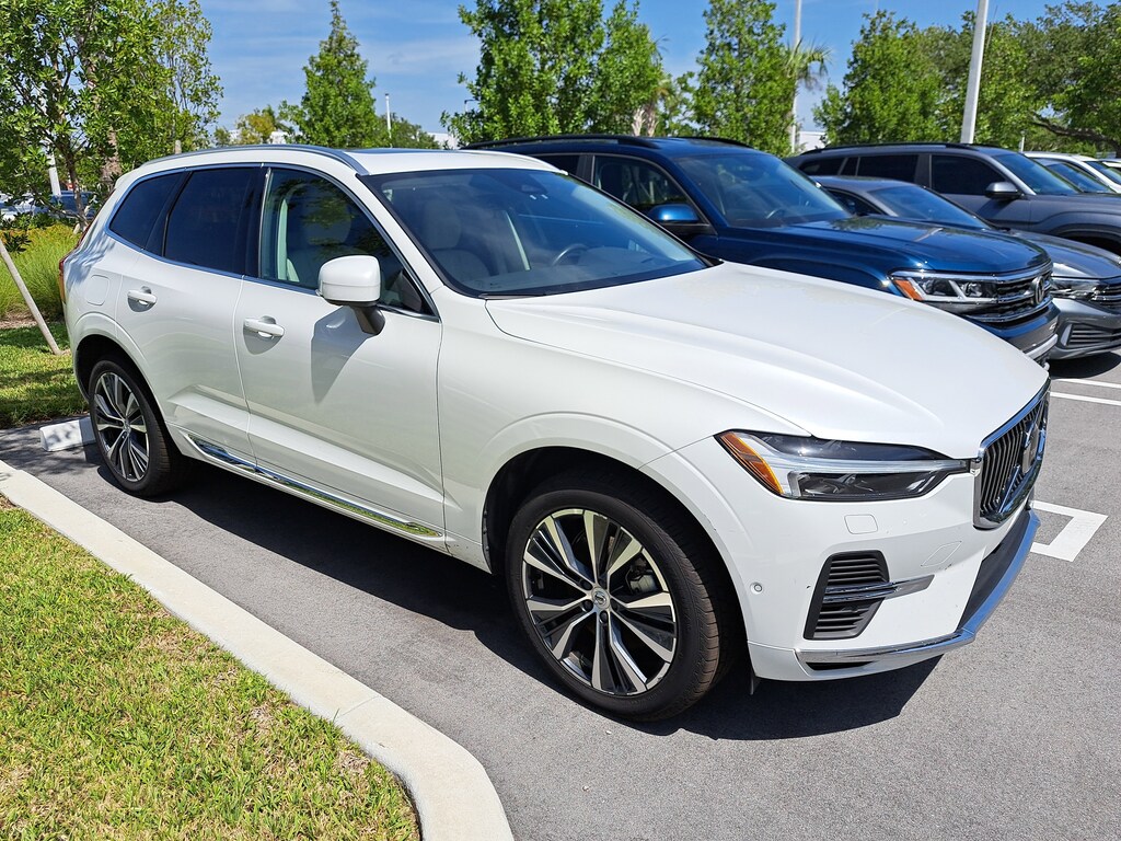 Used 2022 Volvo XC60 Recharge Plug-In Hybrid T8 Inscription Expression Extended Range SUV