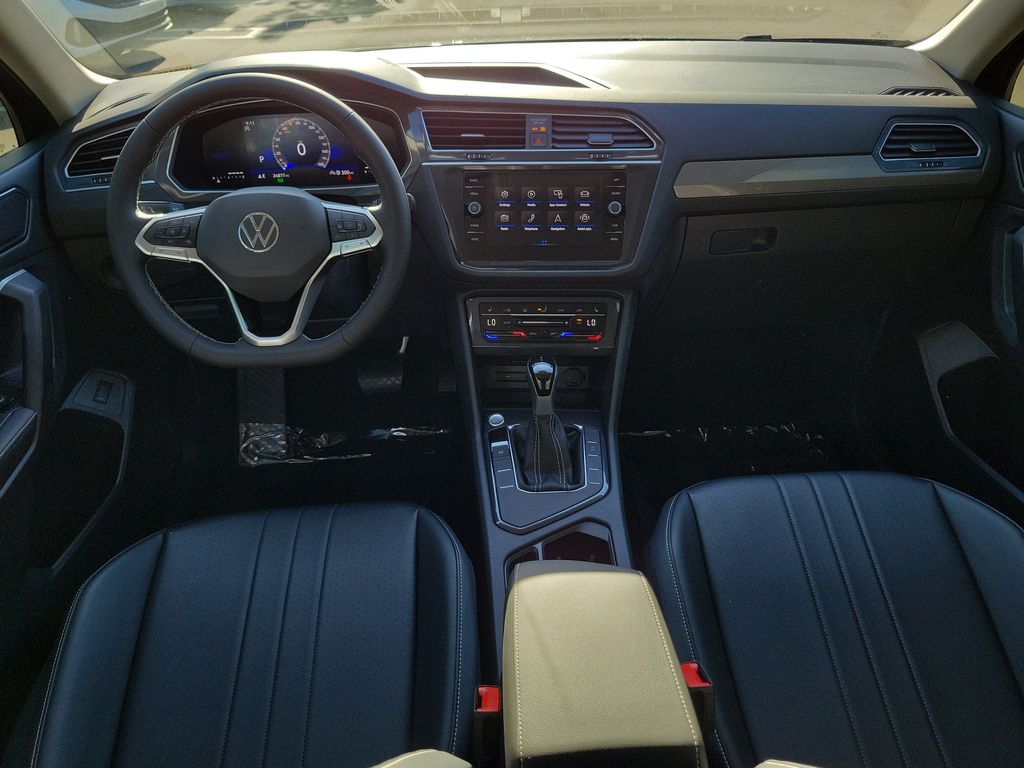 2024 Volkswagen Tiguan SE - Photo 16