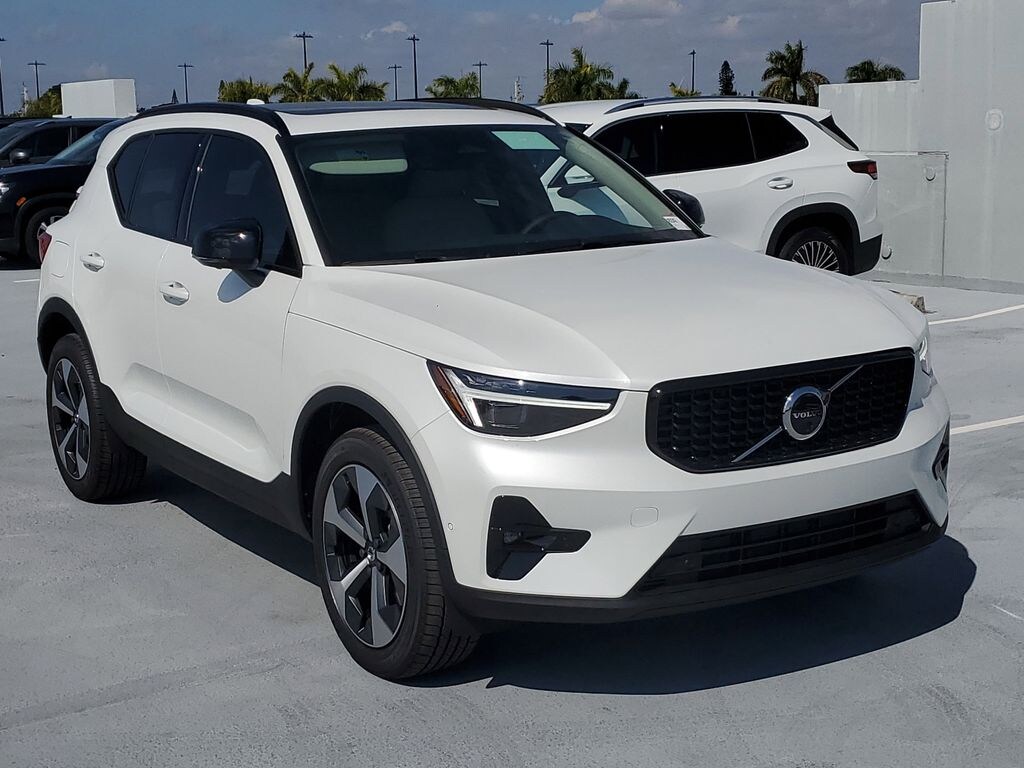 New 2026 Volvo XC40 B5 Plus SUV