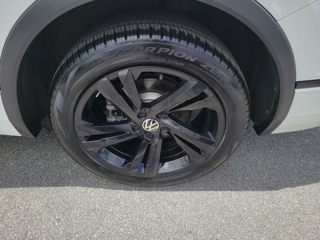 2023 Volkswagen Tiguan SE R-LINE BLACK - Photo 8