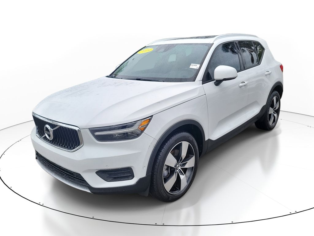 Used 2019 Volvo XC40 T5 Momentum SUV