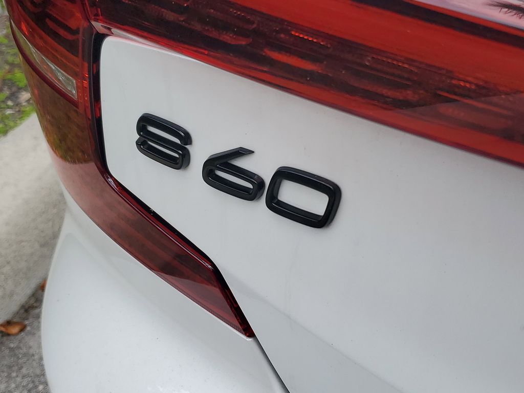 2024 Volvo S60 Plus - Photo 6