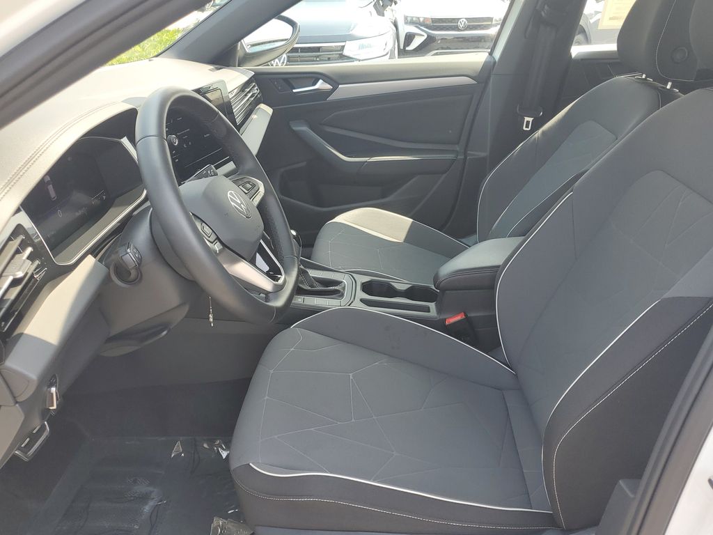 2025 Volkswagen Jetta Sport - Photo 15
