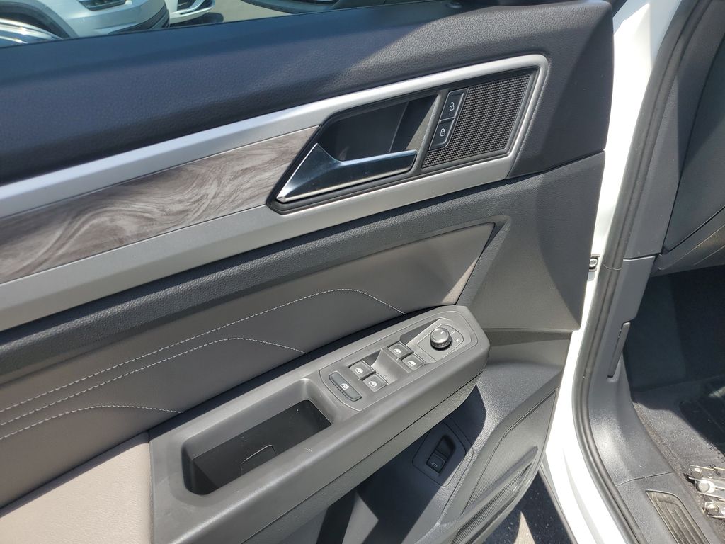 2023 Volkswagen Atlas Cross Sport SE w/Tech - Photo 13