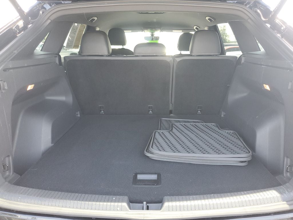 2023 Volkswagen Atlas Cross Sport SE w/Tech - Photo 8