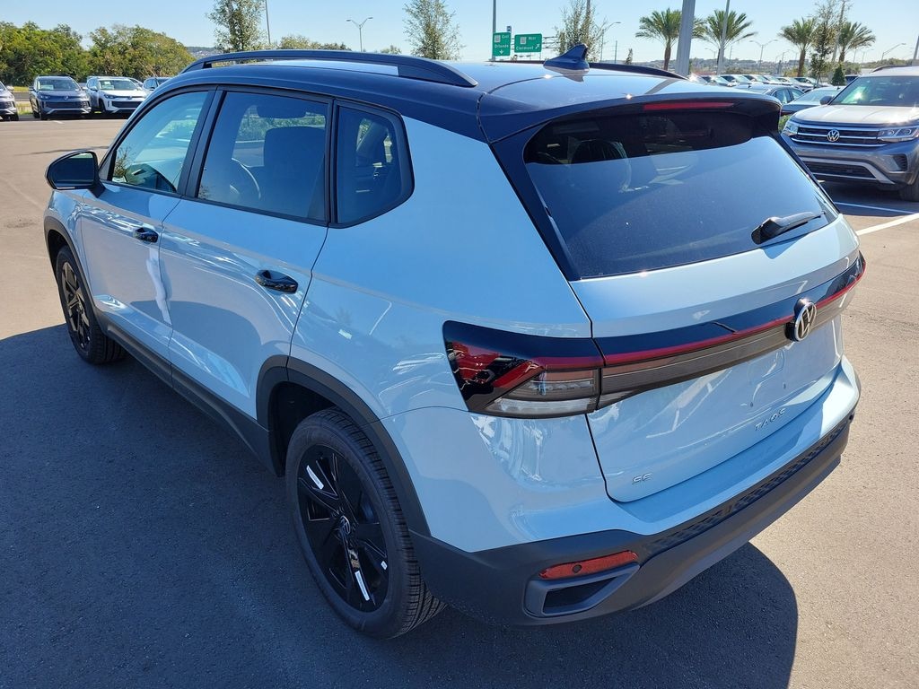 New 2025 Volkswagen Taos 1.5T SE Black SUV