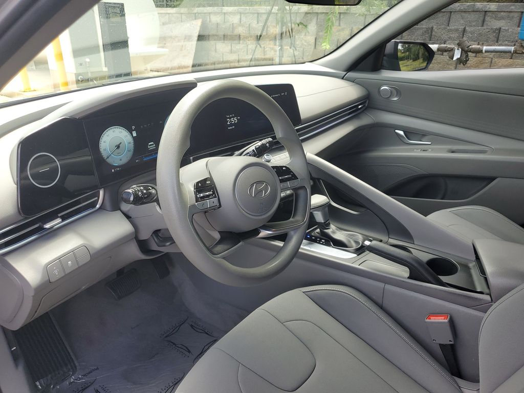 2024 Hyundai Elantra SEL - Photo 14