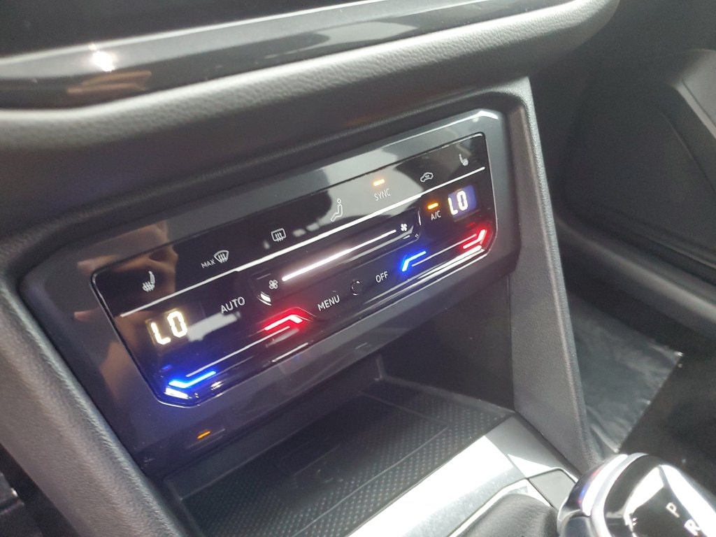 2022 Volkswagen Tiguan SE - Photo 23