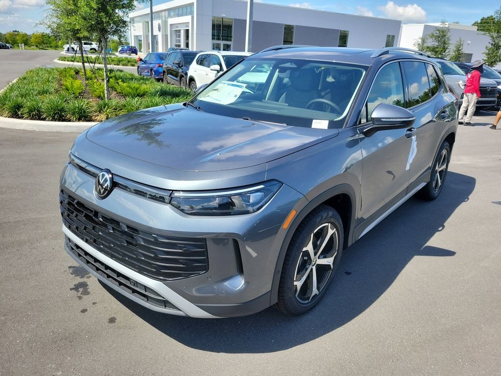 New 2026 Volkswagen Tiguan 2.0T SE SUV