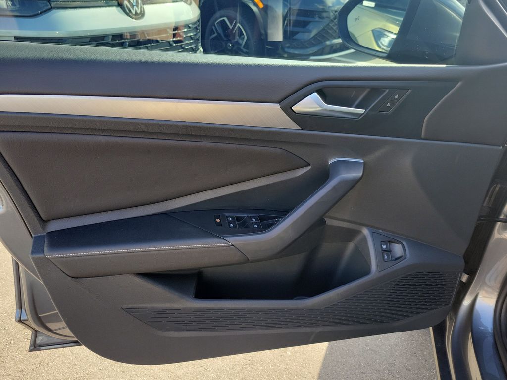 2024 Volkswagen Jetta SE - Photo 15