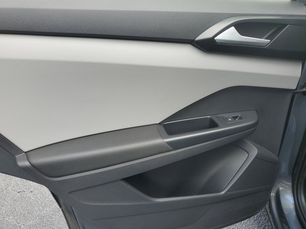 2022 Volkswagen Taos SE - Photo 9