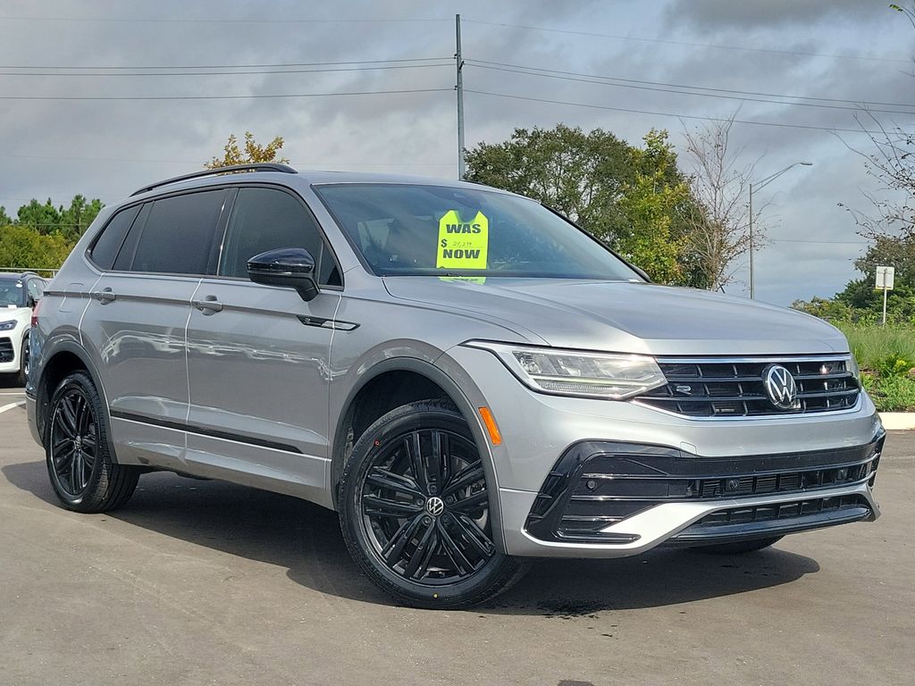 2022 Volkswagen Tiguan SE R-LINE BLACK's photo