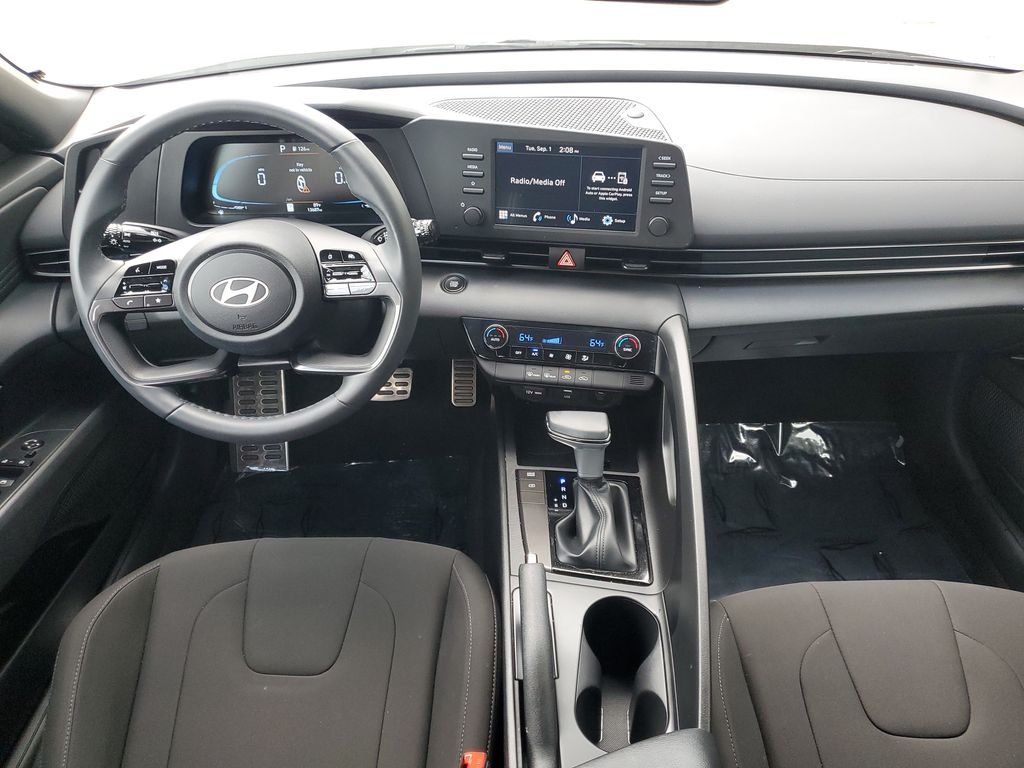 2025 Hyundai Elantra SEL - Photo 9