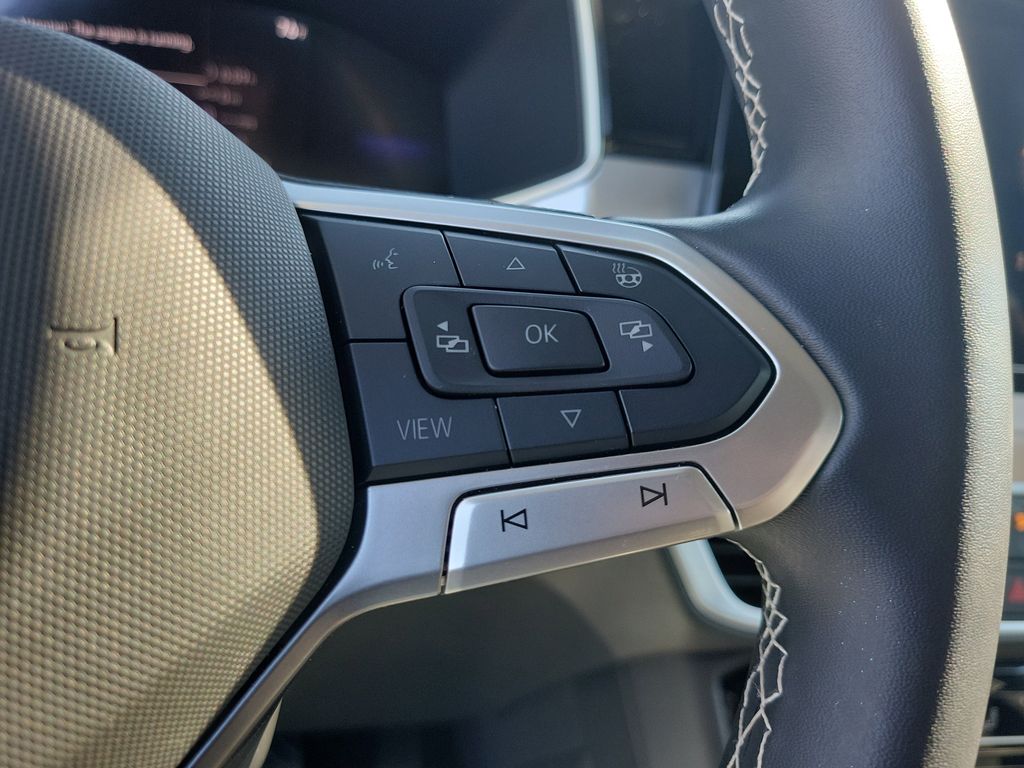 2025 Volkswagen Taos SE - Photo 22