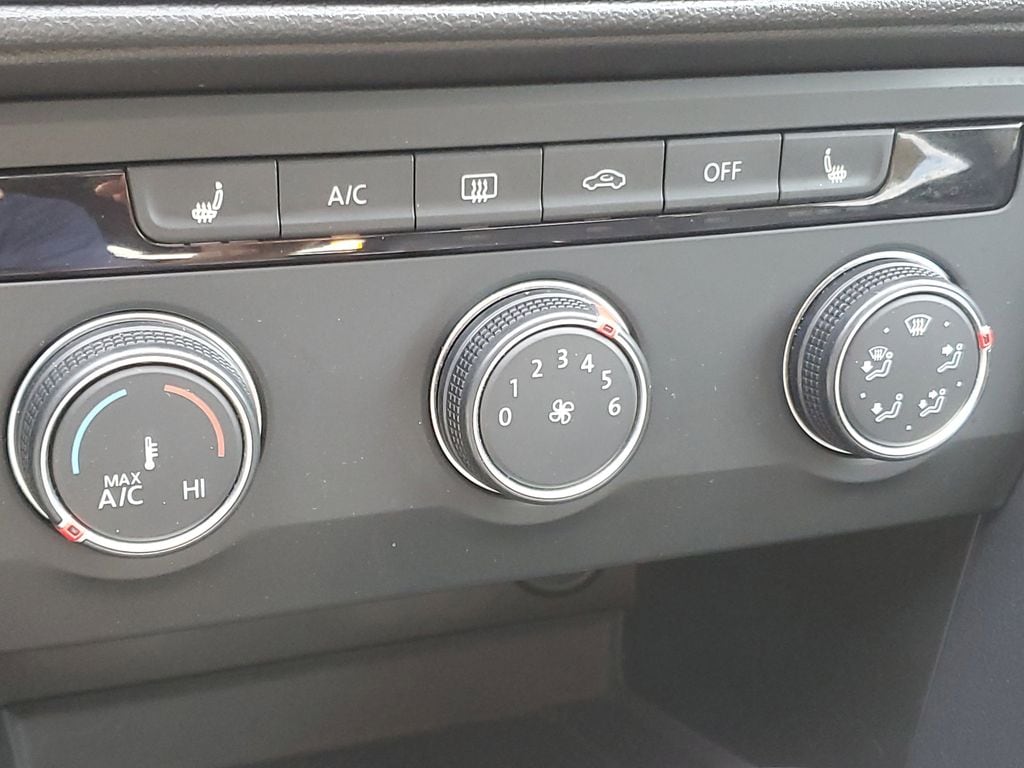 2022 Volkswagen Taos SE - Photo 28
