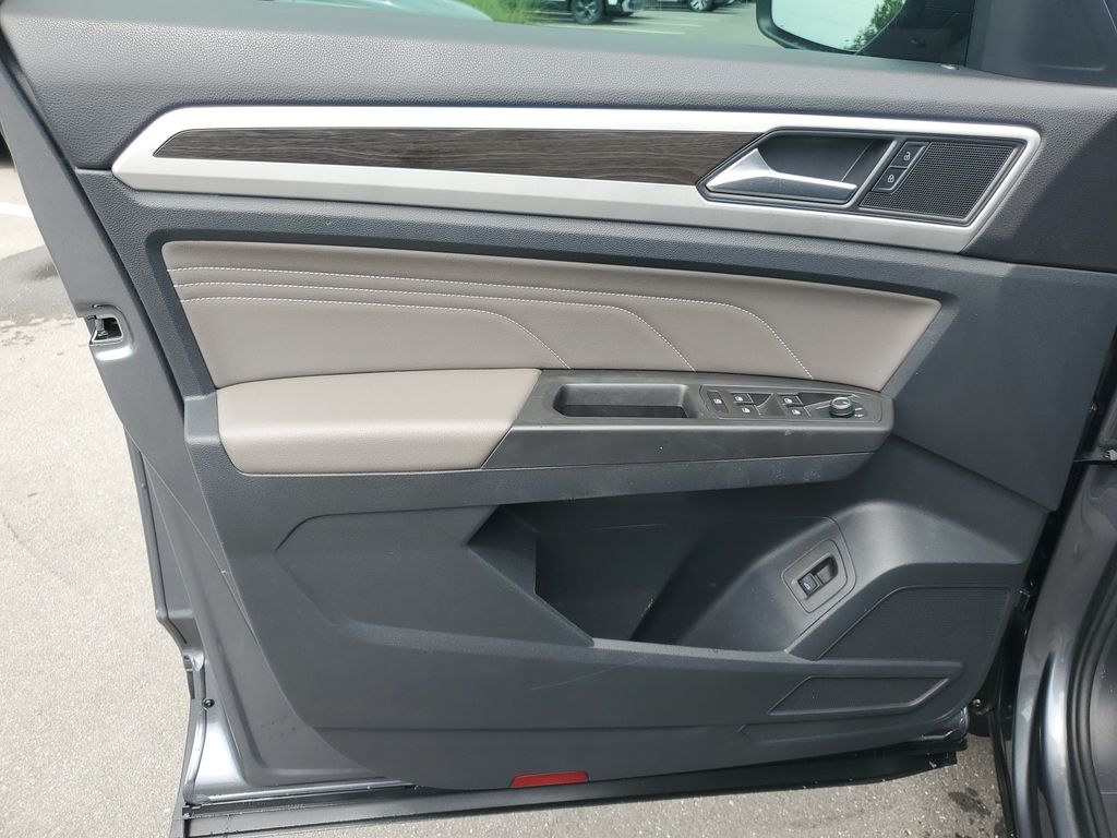 2023 Volkswagen Atlas SE w/Tech - Photo 14