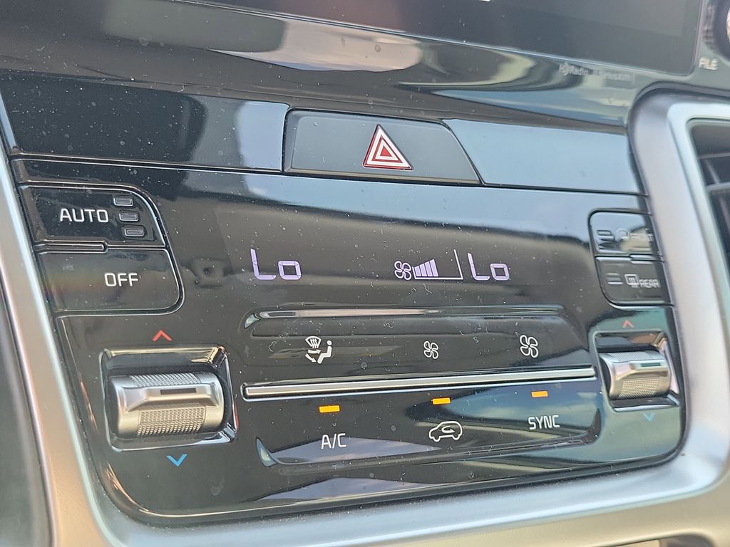 2023 Kia Sorento EX - Photo 28