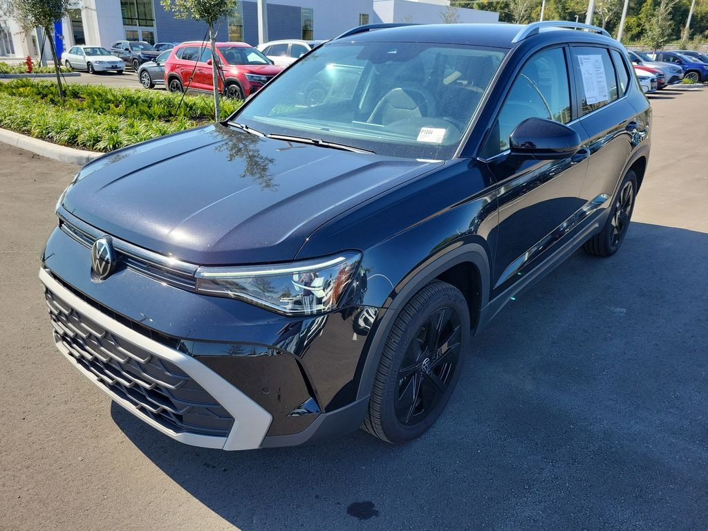 Certified 2025 Volkswagen Taos 1.5T SE SUV