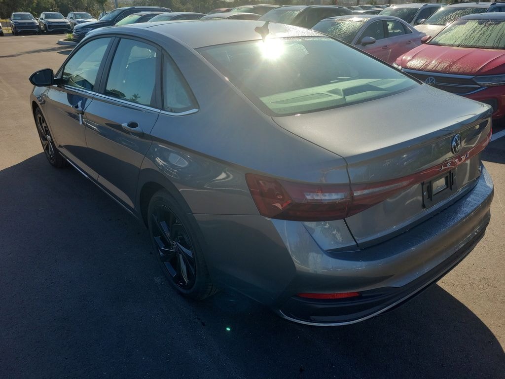 New 2026 Volkswagen Jetta 1.5T SE Sedan