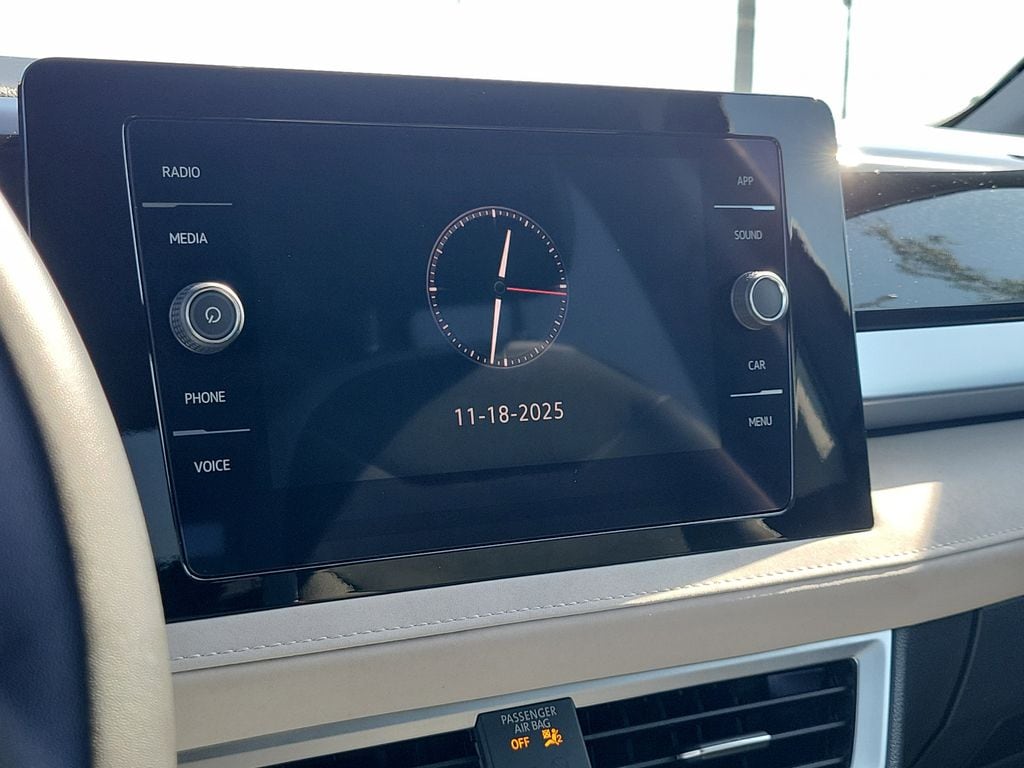 2025 Volkswagen Taos SE - Photo 25