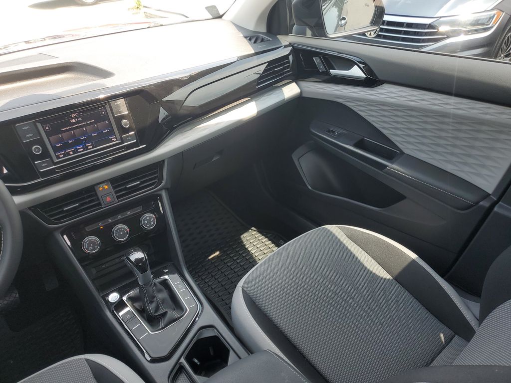 2024 Volkswagen Taos S - Photo 11