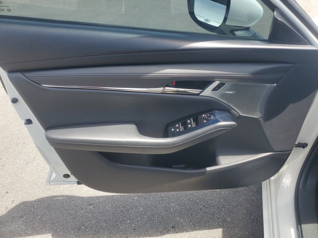2023 Mazda Mazda3 Premium - Photo 13