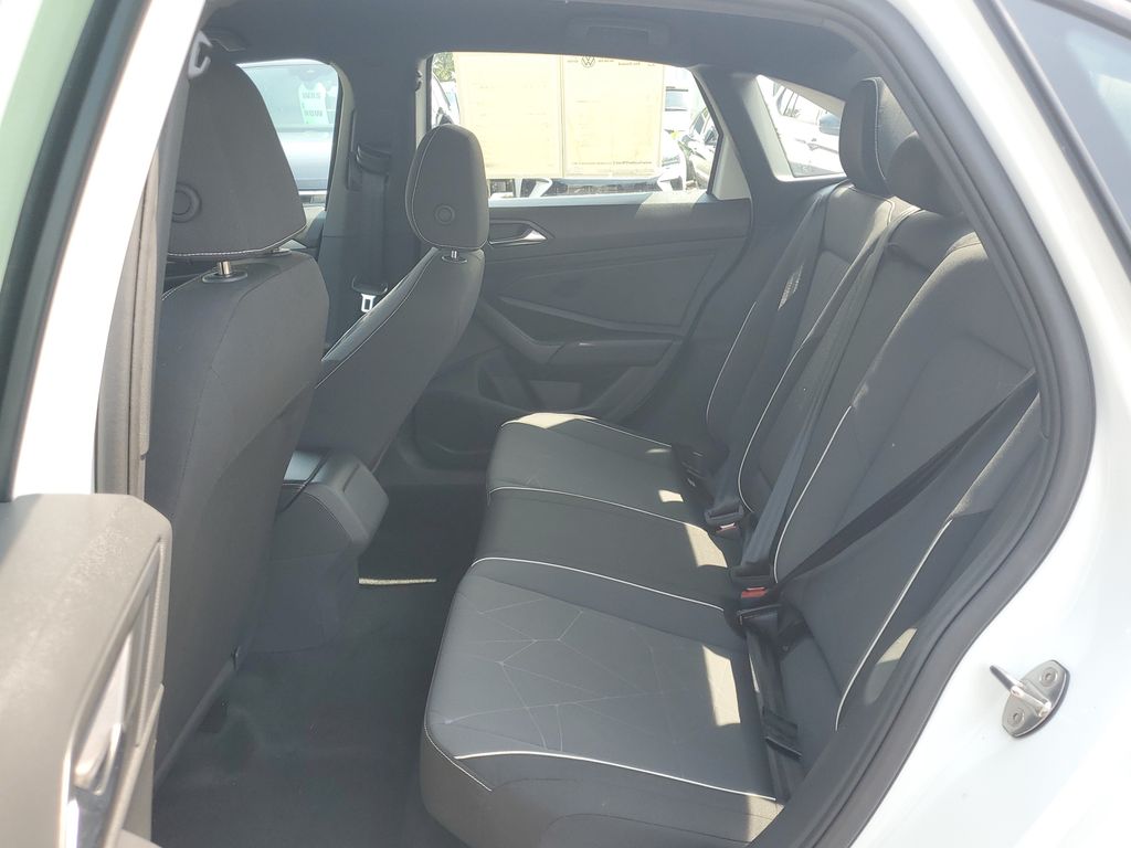 2025 Volkswagen Jetta Sport - Photo 8