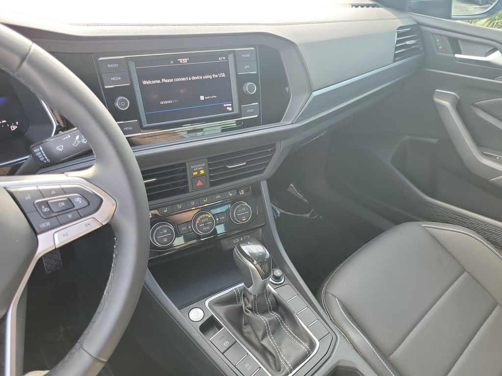 2024 Volkswagen Jetta SE - Photo 23