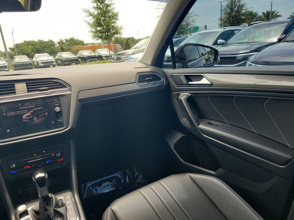 2024 Volkswagen Tiguan SE - Photo 15
