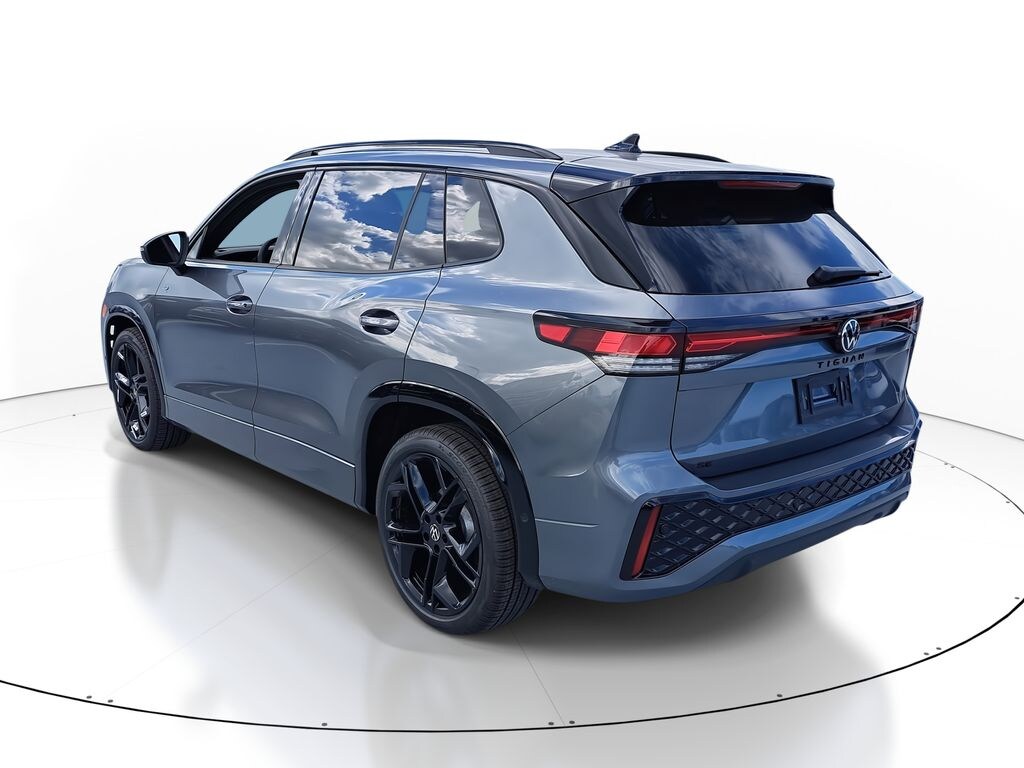 New 2026 Volkswagen Tiguan 2.0T SE R-Line Black SUV