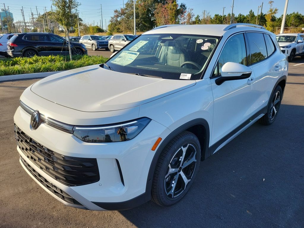 New 2025 Volkswagen Tiguan 2.0T SE SUV