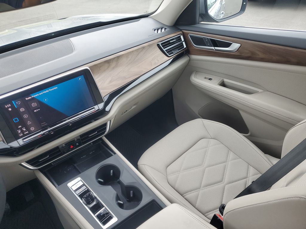 2024 Volkswagen Atlas SE - Photo 11