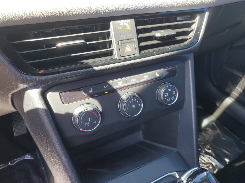 2022 Volkswagen Taos SE - Photo 24