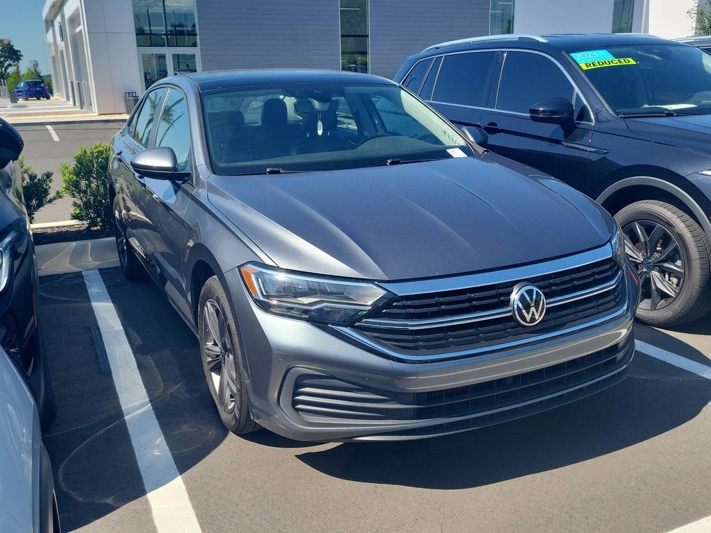 Certified 2022 Volkswagen Jetta 1.5T SE Sedan