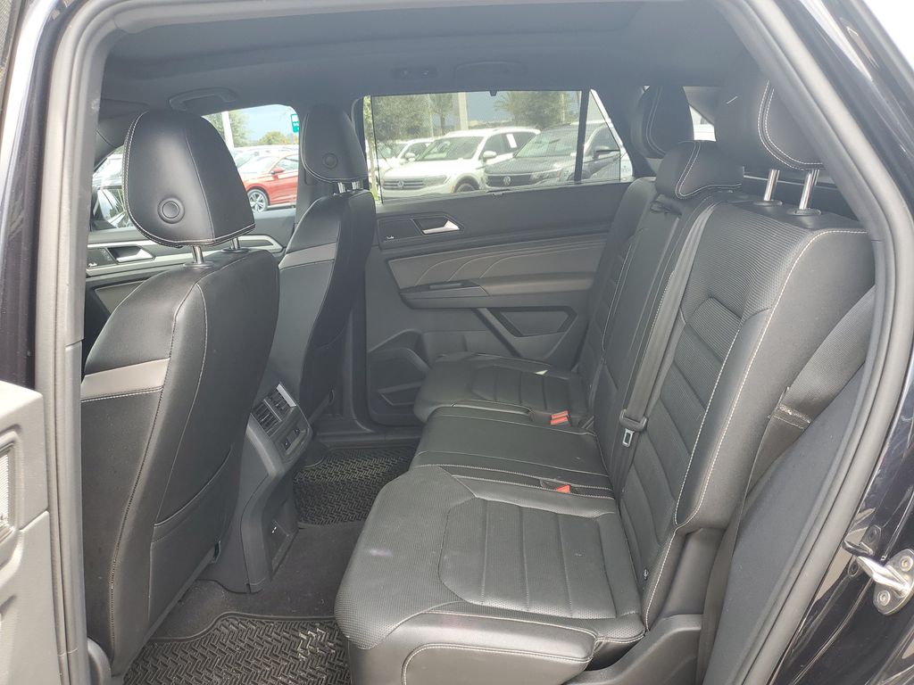 2023 Volkswagen Atlas Cross Sport SEL Premium R-Line - Photo 10