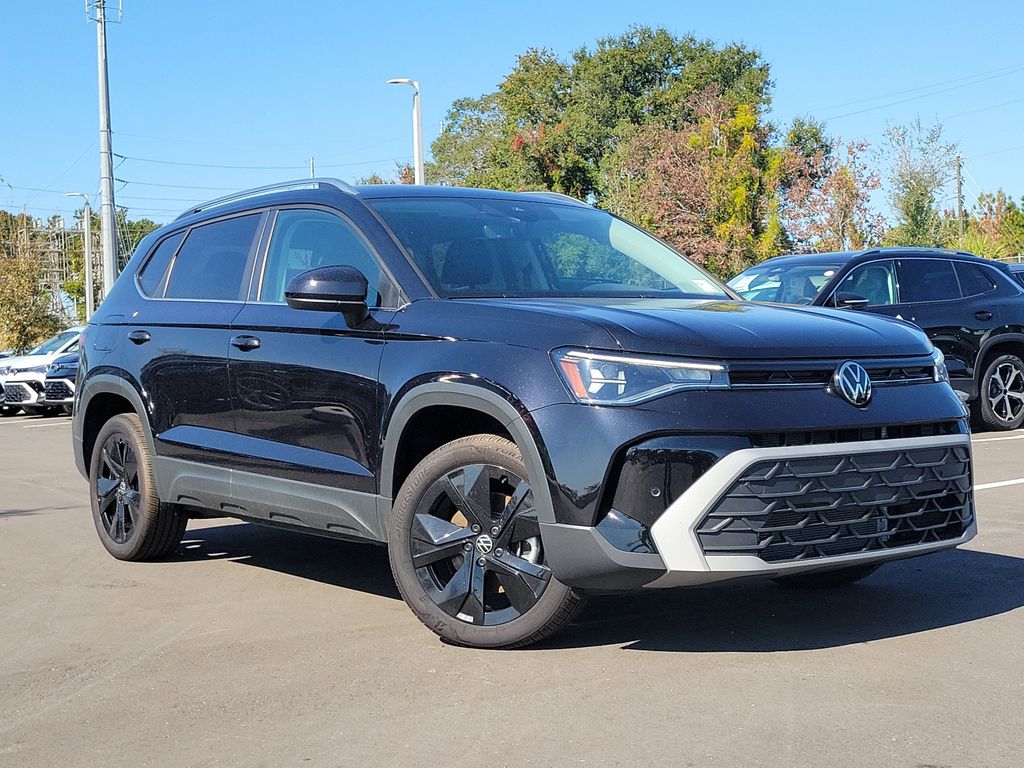 2025 Volkswagen Taos SE's photo