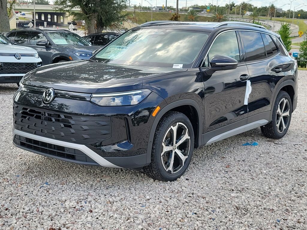 New 2026 Volkswagen Tiguan 2.0T SE SUV